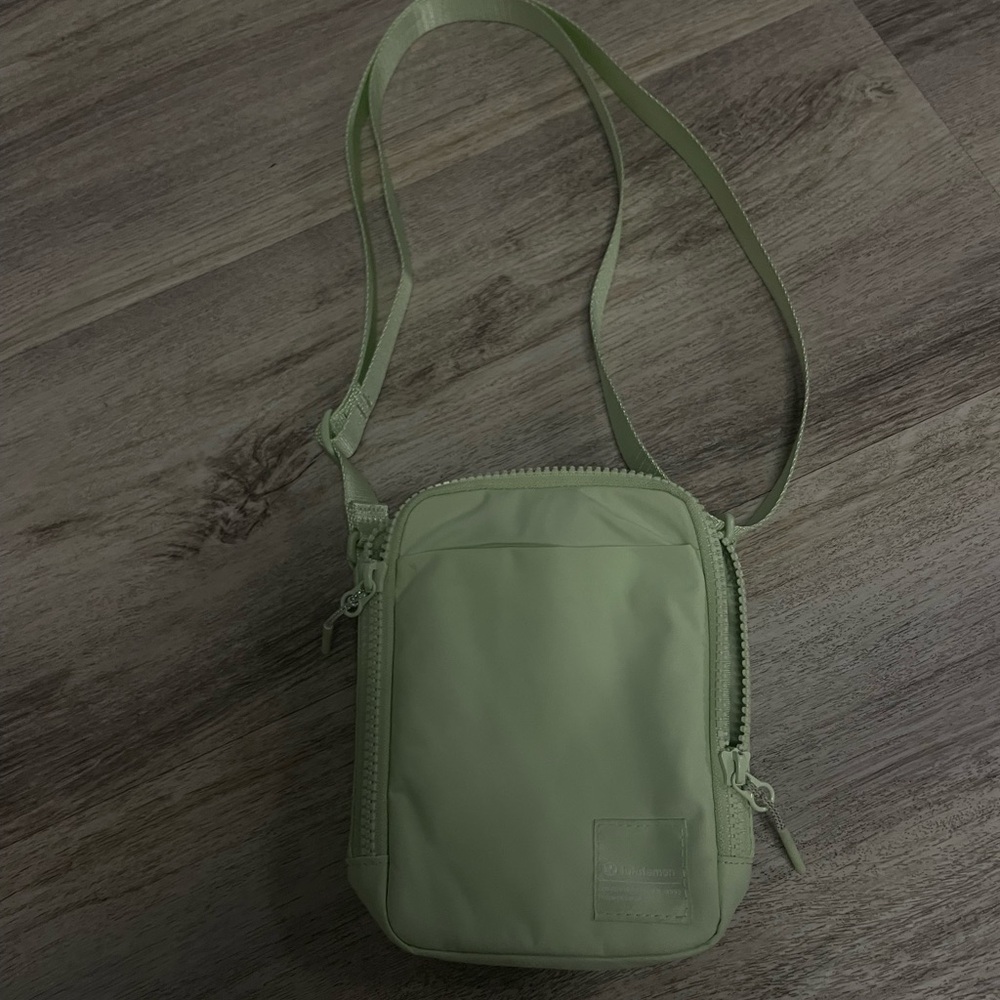 Lululemon sea green crossbody bag